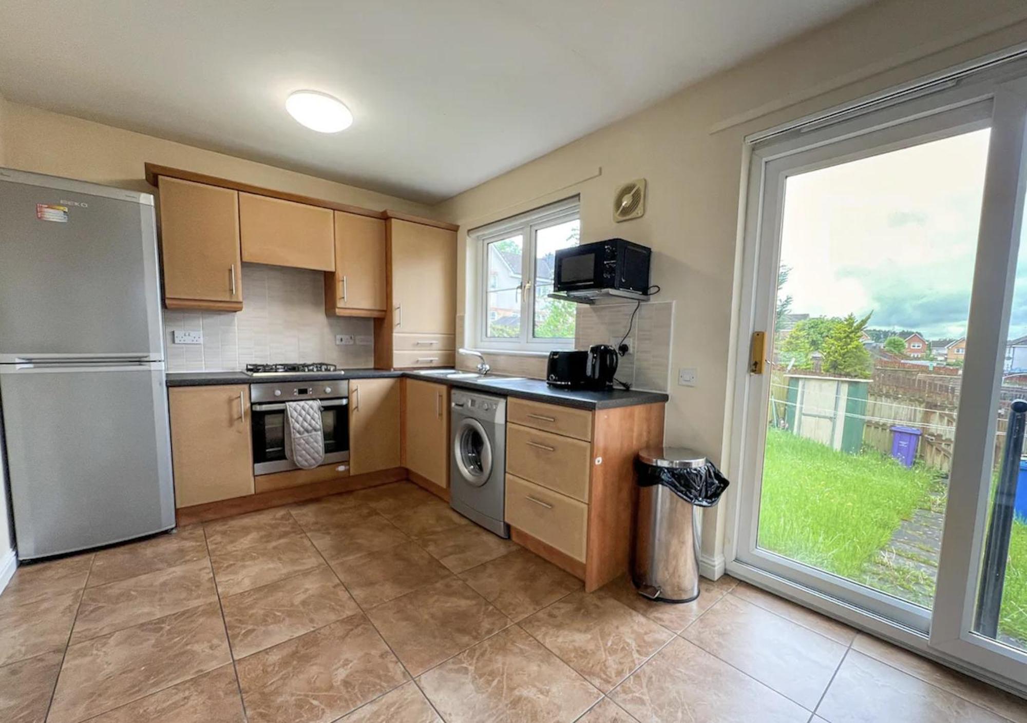 Glasgow Central - Entire House - Free Parking , Free Super Fast Wifi , Private Garden & Parking Security Екстер'єр фото