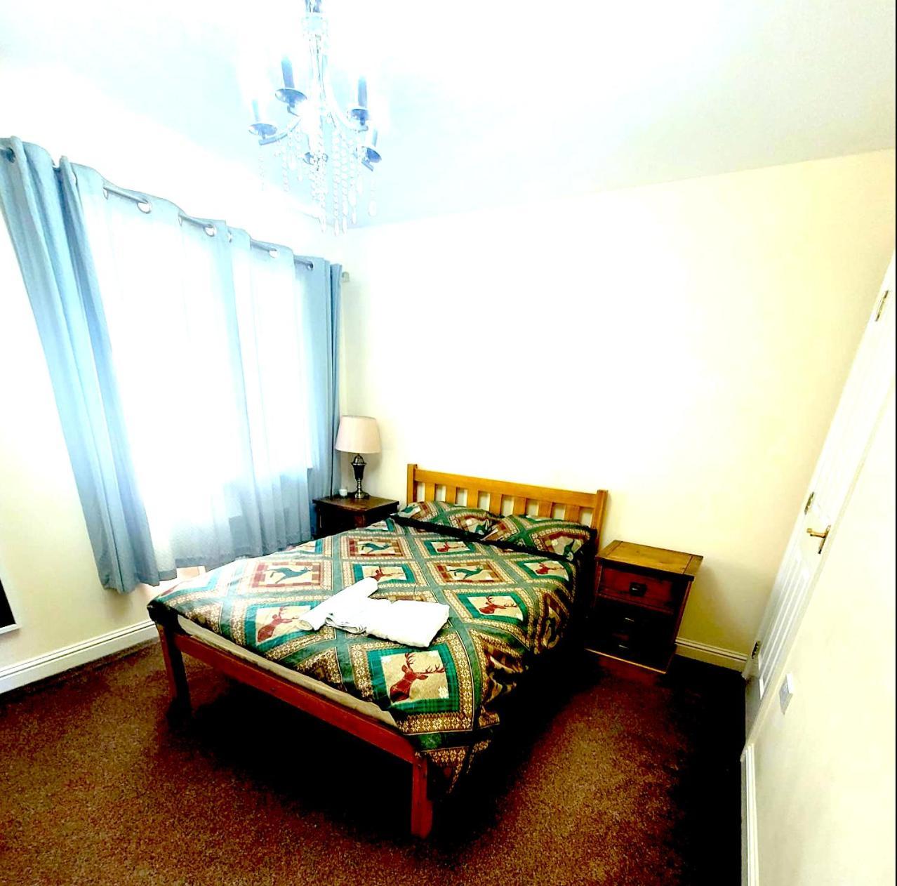 Glasgow Central - Entire House - Free Parking , Free Super Fast Wifi , Private Garden & Parking Security Екстер'єр фото