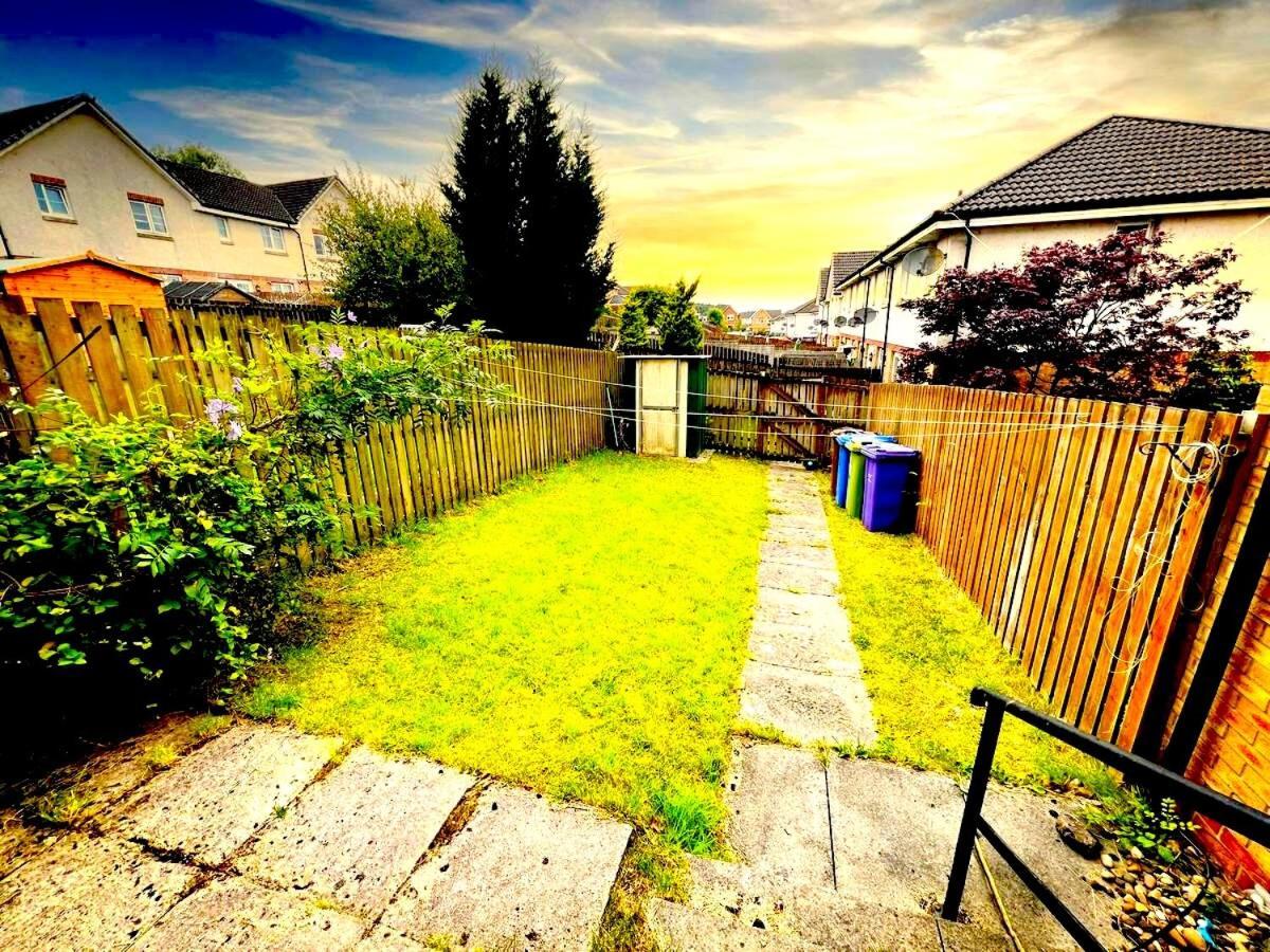 Glasgow Central - Entire House - Free Parking , Free Super Fast Wifi , Private Garden & Parking Security Екстер'єр фото